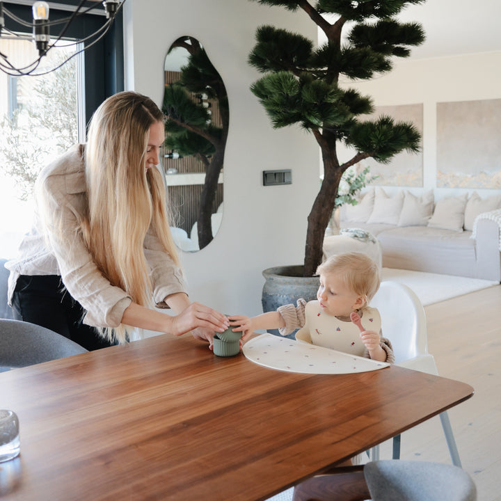 
                  
                    Silicone Baby Bib (Circus)
                  
                