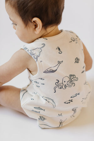 
                  
                    Sleeveless One-Piece + Gorro (Life Aquatic)
                  
                