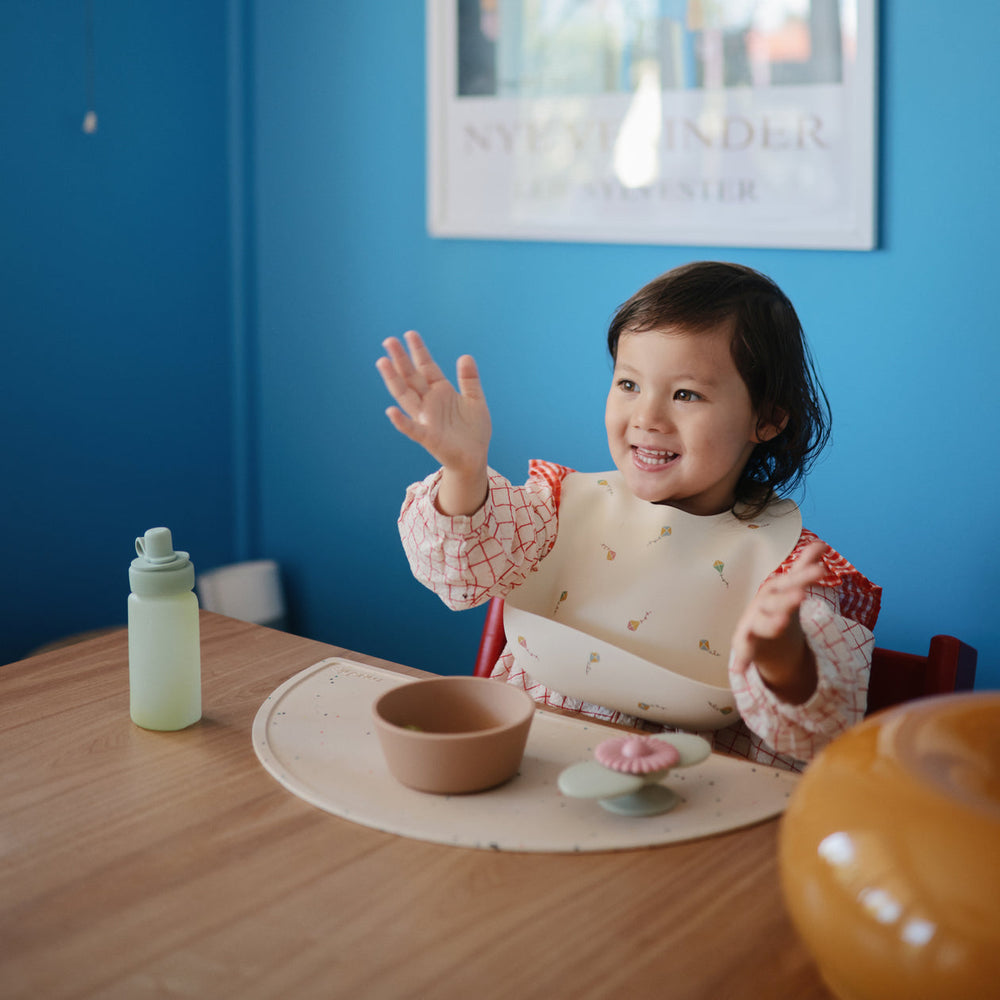 
                  
                    Silicone Baby Bib (Kites)
                  
                