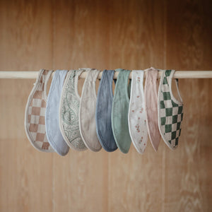 
                  
                    Muslin Bib 2-Pack (Roman Green/Fog)
                  
                