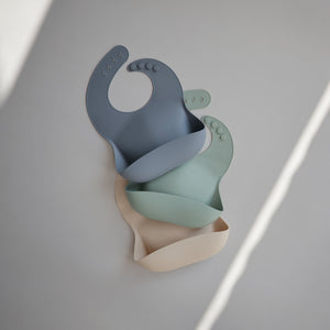 
                  
                    Silicone Baby Bib (Shifting Sand)
                  
                