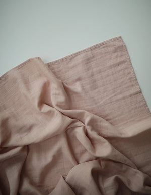 
                  
                    Swaddle de Muselina y Algodón Orgánico (Blush)
                  
                
