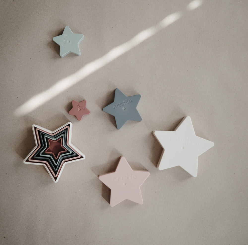 
                  
                    Juguete Estrella de Anidación
                  
                