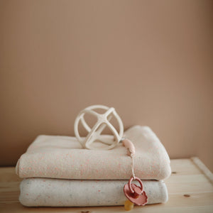 
                  
                    Clip para Chupon Silicon | Hera (Blush)
                  
                