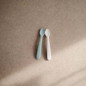 
                  
                    Cucharas de Silicon (Cambridge Blue / Shifting Sand) Set de 2
                  
                