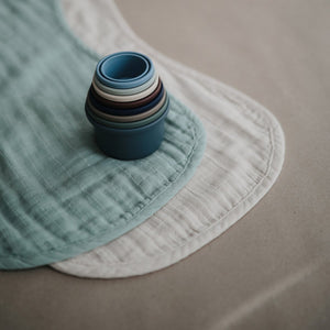 
                  
                    Tazas Apilables de Juguete | Fabricado en Dinamarca (Forest)
                  
                