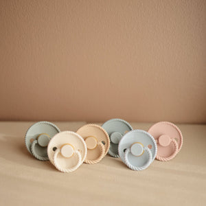 
                  
                    FRIGG Rope Natural Rubber |6-18 Months| (Blush)
                  
                