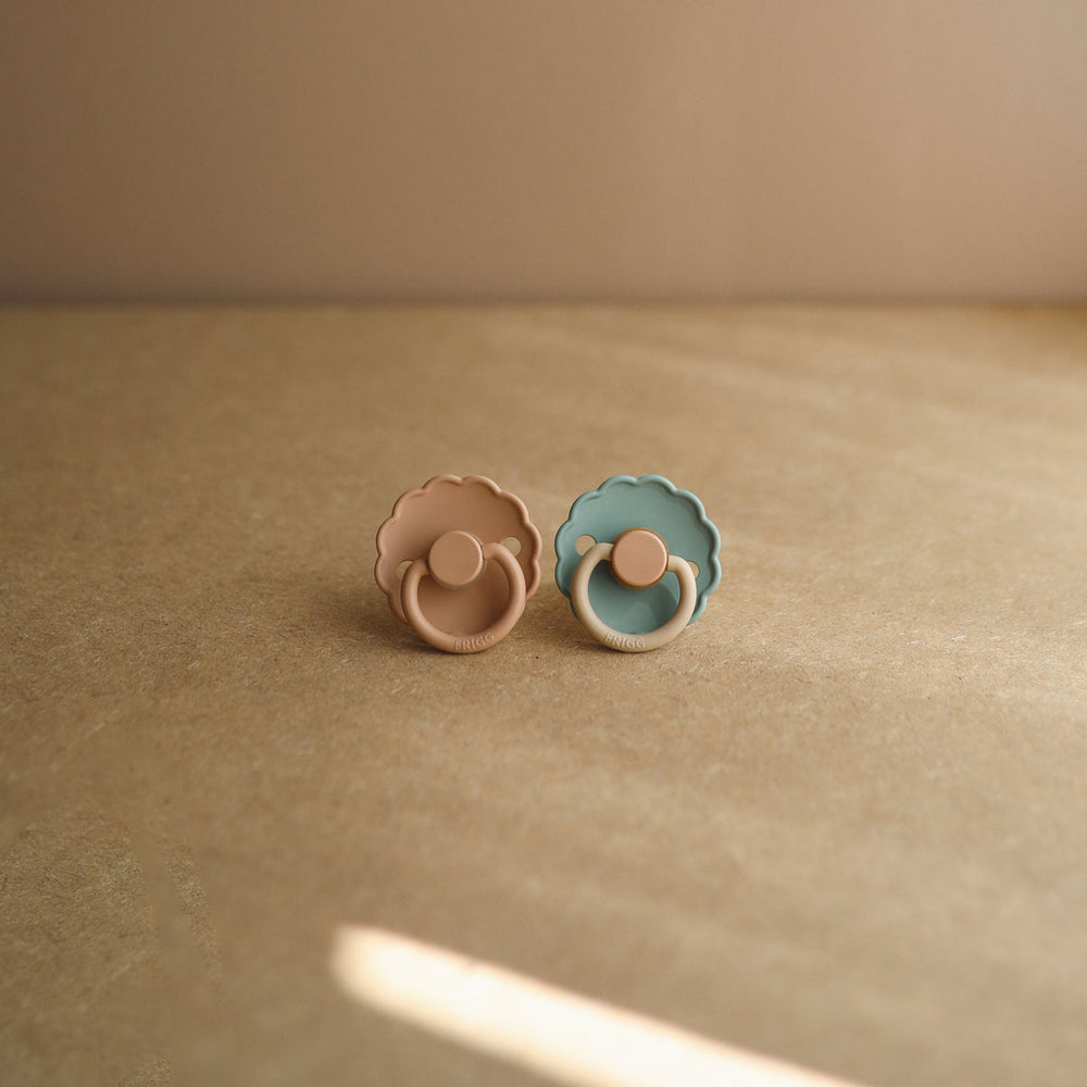 
                  
                    FRIGG Daisy Natural Rubber Pacifier |6-18 Months| (Rose Gold)
                  
                